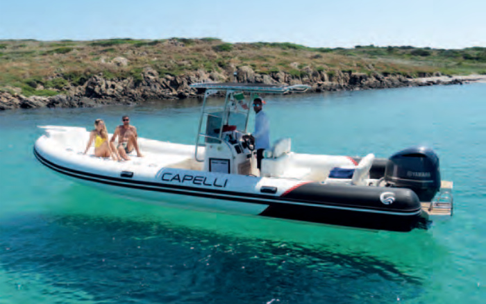 Charter Riviera 4000 off-shore
